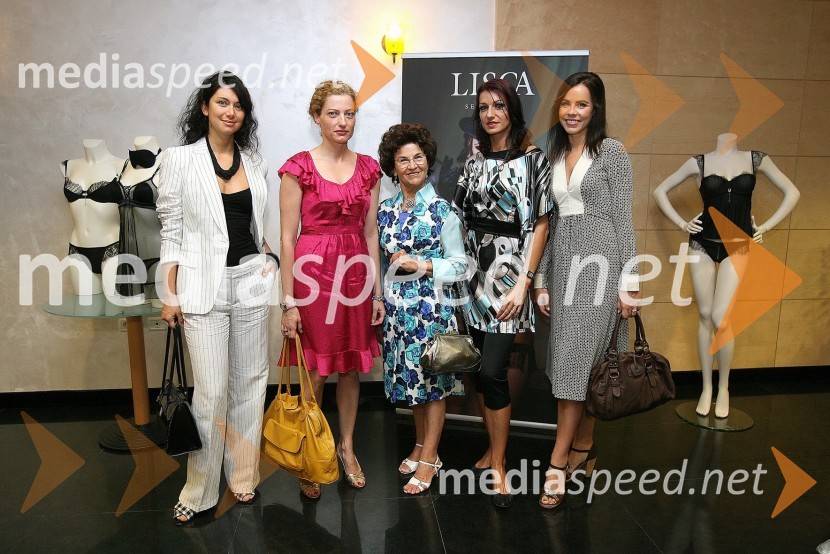Jerca Legan, spremljevalka poslanca Milana Cvikla in antropologinja, Hermina Kovačič, urednica Diners Magazine, Silvija Mozetič, Primorske novice, Tamara Busar, vodja marketinga pri Lisci d.d. in Lorella Flego, voditeljicaPredstavitev kolekcije Lisca za sezono pomlad-poletje 2009
