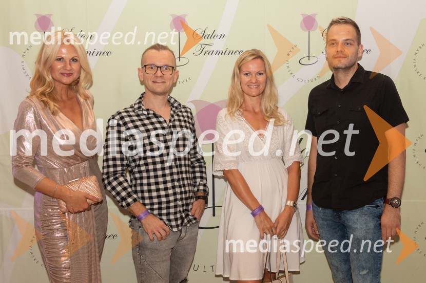 mag. Norma Bale, pisateljica in predsednica kluba Dišeči Traminec;  ... ;  ... ;  ... 10. Salon Traminec 2019