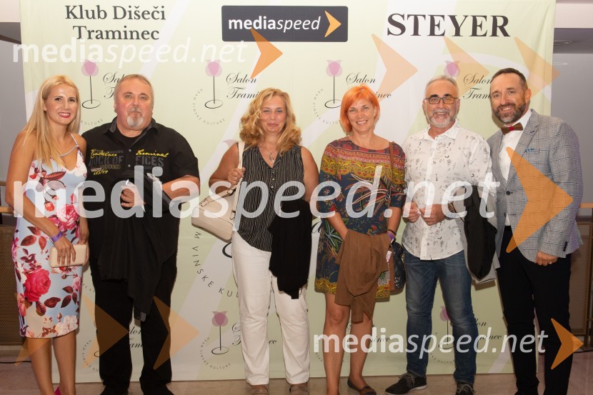  Natalija Cvetko, vodja projektov, Mediaspeed;  ... ;  ... ;  ... ;  Aleksander Štefanac, predsednik Zbornice računovodskih servisov;  Borut  Cvetko, kreativni direktor, Mediaspeed10. Salon Traminec 2019