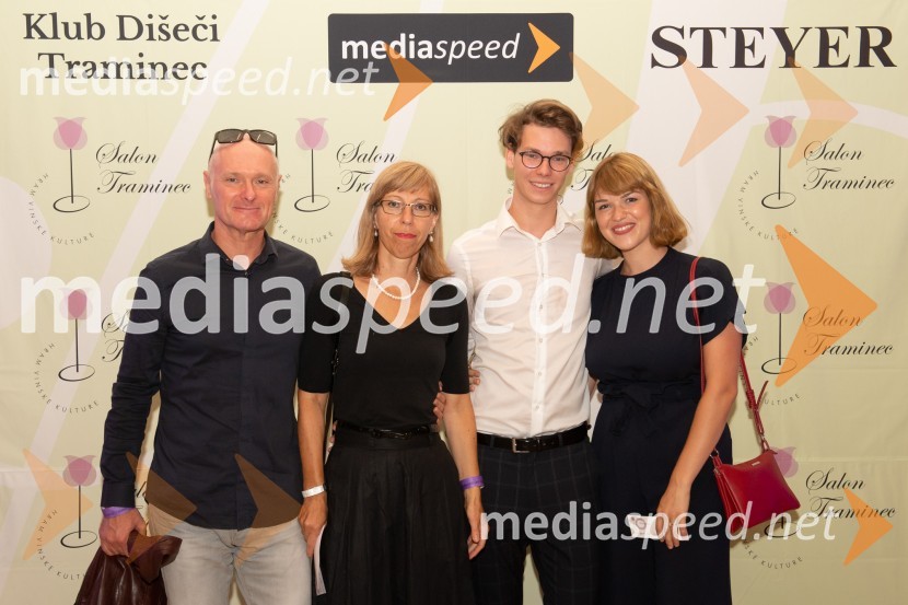  Iztok Rodež, Frontal;  Nana Rituper Rodež, novinarka;  ... ;  ... 10. Salon Traminec 2019