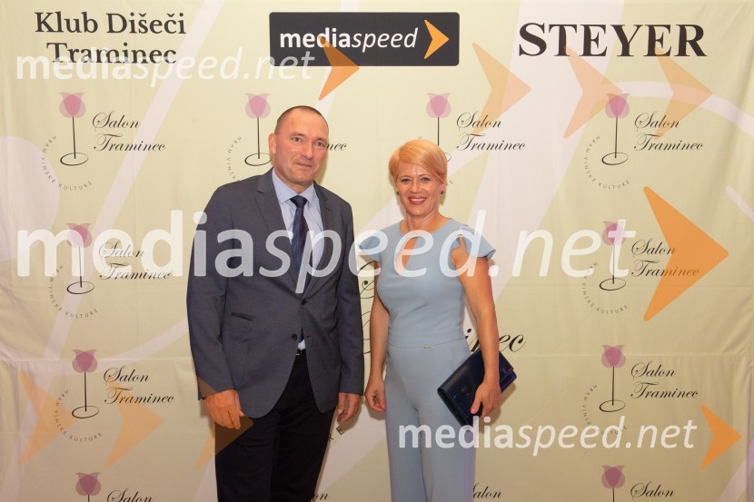  ... ; dr. Aleksandra Pivec, ministrica za kmetijstvo, gozdarstvo in prehrano RS10. Salon Traminec 2019