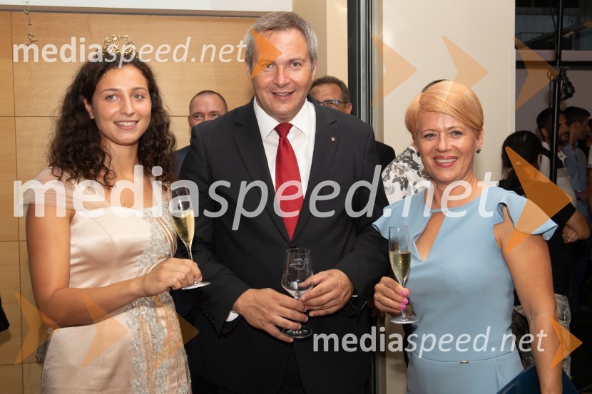  Meta Frangež, 23. Vinska kraljica Slovenije 2019; mag. Dejan Židan, predsednik Državnega zbora Republike Slovenije; dr. Aleksandra Pivec, ministrica za kmetijstvo, gozdarstvo in prehrano RS10. Salon Traminec 2019