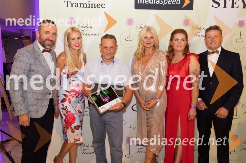  Borut  Cvetko, kreativni direktor, Mediaspeed;  Natalija Cvetko, vodja projektov, Mediaspeed;  ... ; mag. Norma Bale, pisateljica in predsednica kluba Dišeči Traminec;  Magda Steyer, Steyer Vina;  Danilo Steyer,   vinar, Steyer Vina; vinski vitez, predsednik Vinske reprezentance Slovenije10. Salon Traminec 2019