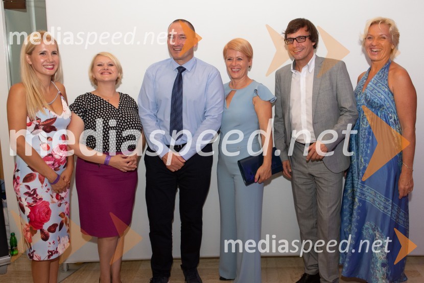  Natalija Cvetko, vodja projektov, Mediaspeed;  ... ;  ... ; dr. Aleksandra Pivec, ministrica za kmetijstvo, gozdarstvo in prehrano RS;  ... ;  Andrejka  Majhen, Vodja kabineta Ministrstva za kmetijstvo, gozdarstvo in prehrano10. Salon Traminec 2019