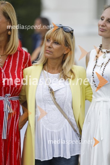  Barbra Jermann, urednica revije SuzyČajanka mednarodnega foruma WEF (Women Economic Forum)