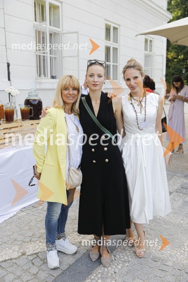  Barbra Jermann, urednica revije Suzy;  ... ;  Nana Šumarda SlavničČajanka mednarodnega foruma WEF (Women Economic Forum)