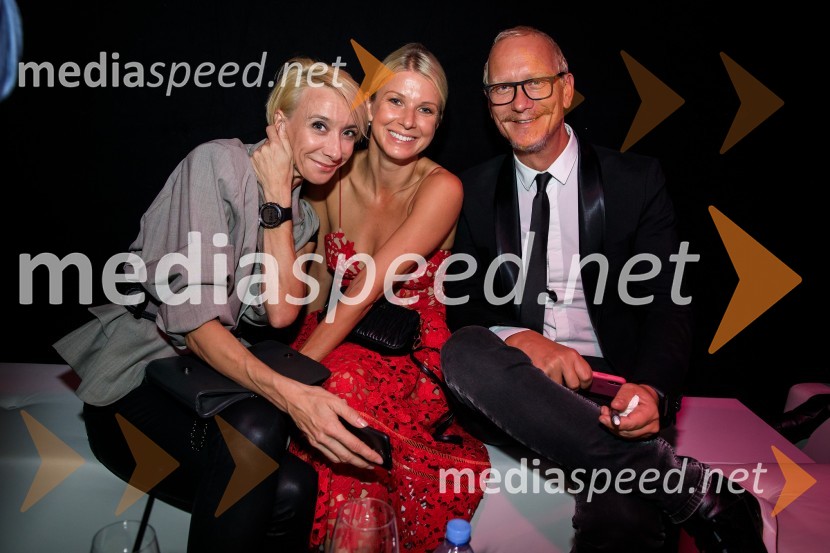  Mojca Funkl, igralka;  Tjaša  Železnik, igralka;  Uroš Smolej, igralecPOP Promenada 2019
