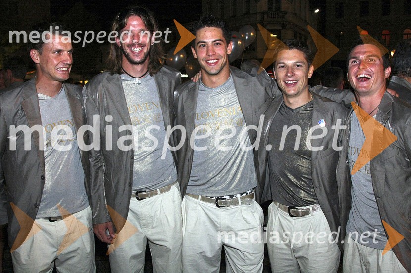 Miha Pirih, Luka Špik, Rok Rozman, veslači, Andraž Vehovar, vodja odprave slovenske olimpijske reprezentance na olimpijskih igrah v Pekingu in Peter Kauzer, kajakaš na divjih vodahSprejem slovenske olimpijske reprezentance v Ljubljani