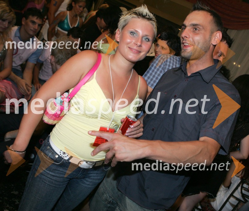 Ana Praznik, skupina Bepop in žrebec oddaje TLP Mare VavpotičMelodije morja in sonca