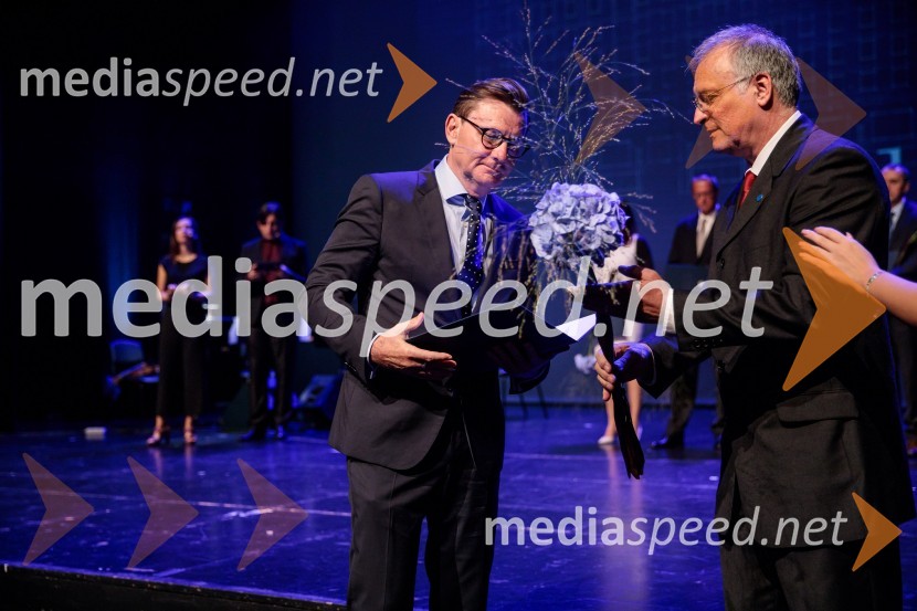 prof. dr. Oto Luthar, znanstveni svetnik in direktor ZRC SAZU; prof. dr. Matjaž Mikoš, dekan Fakultete za gradbeništvo in geodezijo Univerze v Ljubljani (UL FGG) Proslava ob 100-letnici Fakultete za gradbeništvo in geodezijo