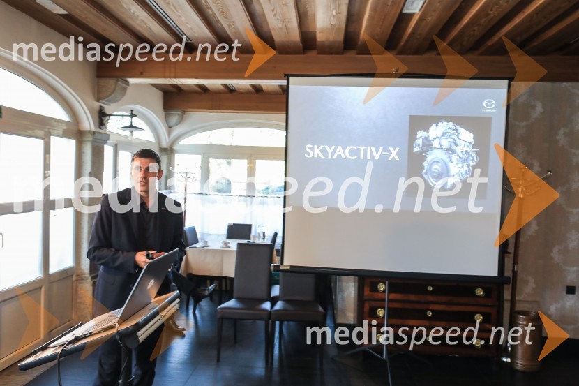 Mazda predstavitev CX-30