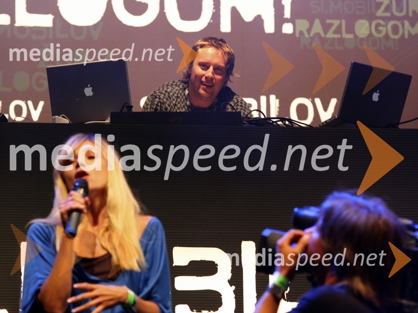 Žur z razlogom z DJ Umekom - DJ Umek in Katarina Čas, voditeljica večeraŽur z razlogom