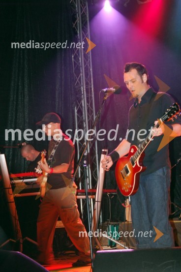 Primož Benko, kitara in vokal pri skupini Siddharta in Tomi Meglič, glavni vokal in kitarist skupine SiddhartaGrand rock Sevnica 2008