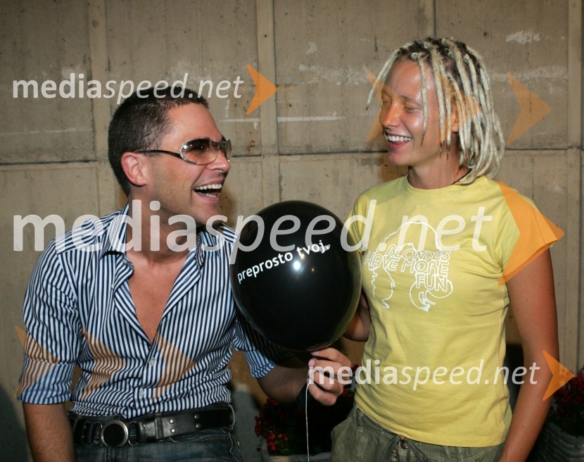 Pevec Sebastian in tenisačica Tina PisnikMelodije morja in sonca