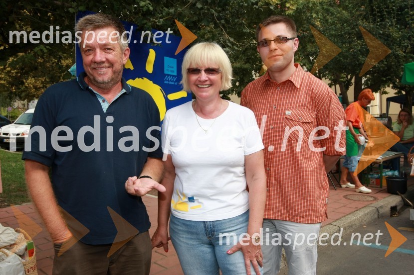 Marjan Dora, urednik radia Murski val, Irma Benko, direktorica Podjetja za informiranje, Murska Sobota in Dejan Fujs, direktor Radia Murski Val
 
 
Bogračfest 2008