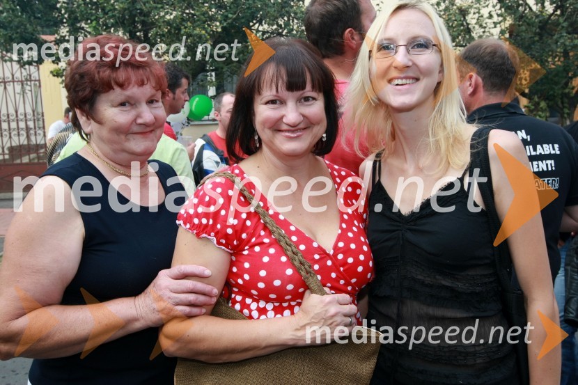 Tri generacije: Gizela Vučak, njena hči Gizela Jus in vnukinja Viktorija JusBogračfest 2008