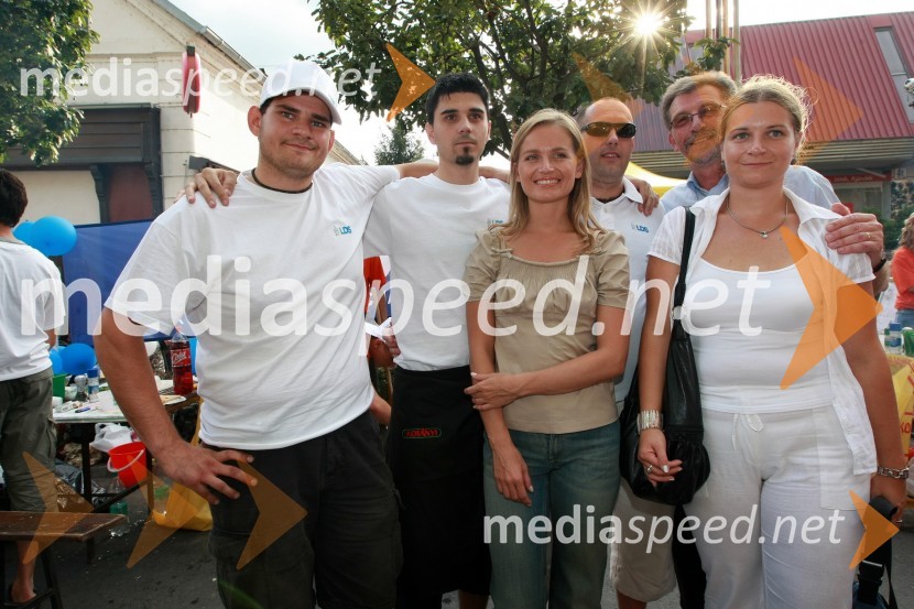 Ekipa LDS in Katarina Kresal, predsednica LDS.Bogračfest 2008