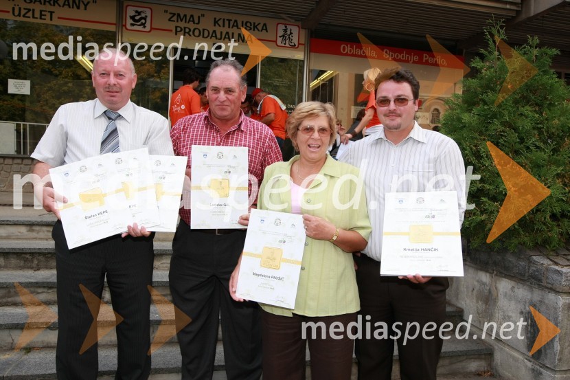 Štefan Kepe, Ladislav Gal, Magdalena Paušič in Jožef Hančik, nagrajeni vinogradnikiBogračfest 2008