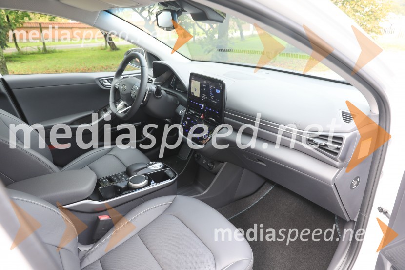 Slovenska predstavitev Hyundaijeve prenovljene družine IONIQ