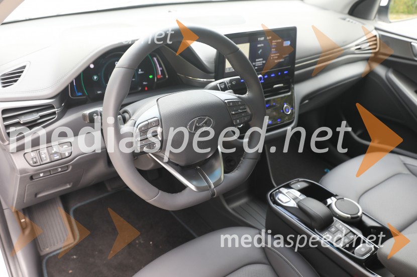 Slovenska predstavitev Hyundaijeve prenovljene družine IONIQ