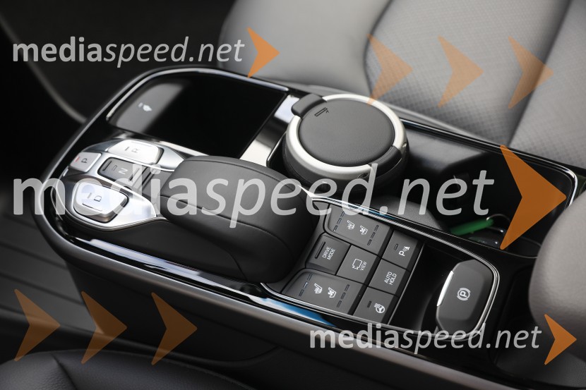 Slovenska predstavitev Hyundaijeve prenovljene družine IONIQ