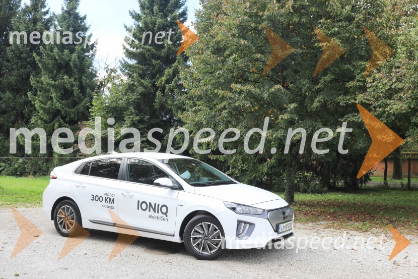 Slovenska predstavitev Hyundaijeve prenovljene družine IONIQ