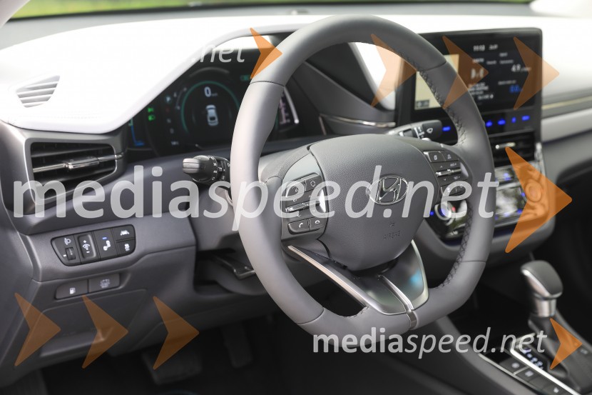 Slovenska predstavitev Hyundaijeve prenovljene družine IONIQ