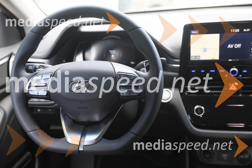 Slovenska predstavitev Hyundaijeve prenovljene družine IONIQ