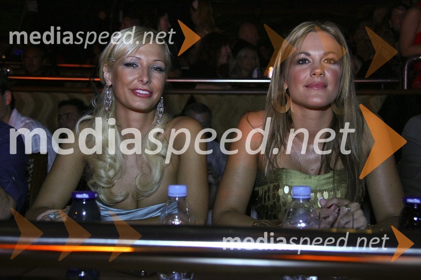 Strokovna žirija - Maja Kljun in Rebeka Dremelj, pevkaPesem poletja 2008