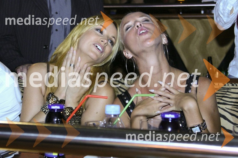 Saša Lendero, pevka in Ota Roš, moderatorka Radia AntenaPesem poletja 2008