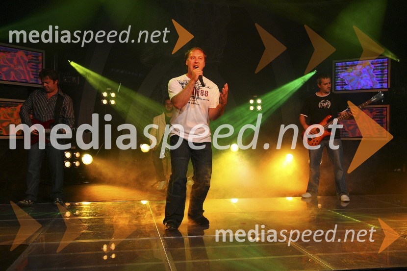 Skupina YuhubandaPesem poletja 2008