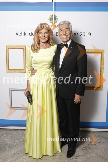 Darja Kuhar Kotnik, soustanoviteljica in podpredsednica Društva za zdravje naroda;  Rajko Kotnik, državni pravobranilec, bivši predsednik Lions Ljubljana RožnikVeliki dobrodelni Lions ples 2019
