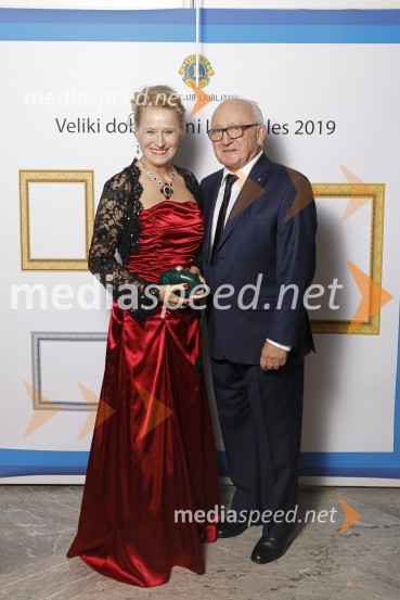  Katjuša Rojac, kiparka in galeristka;  Boštjan Pirc, predsednik Rotary club Ljubljana-EmonaVeliki dobrodelni Lions ples 2019