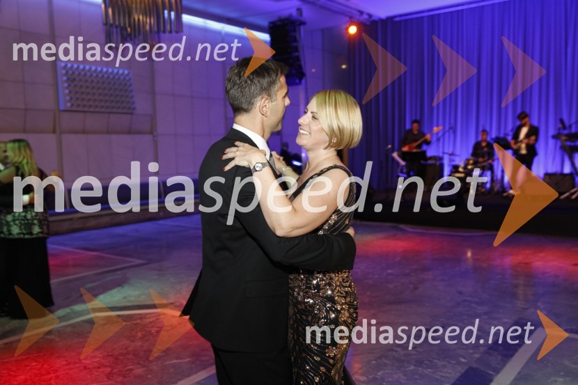  ... ;  Tina  Kocijančič, Predsednica Lions klub LjubljanaVeliki dobrodelni Lions ples 2019