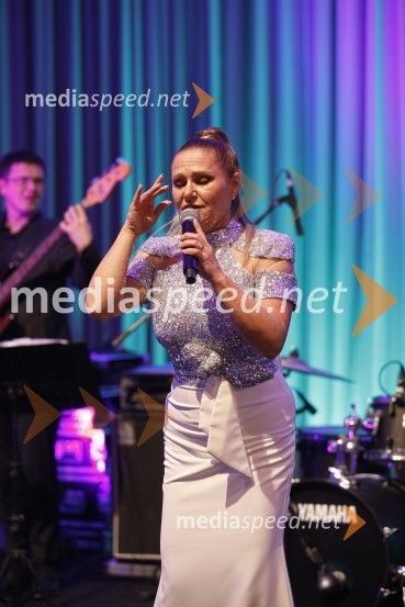  Nuša Derenda, pevkaVeliki dobrodelni Lions ples 2019