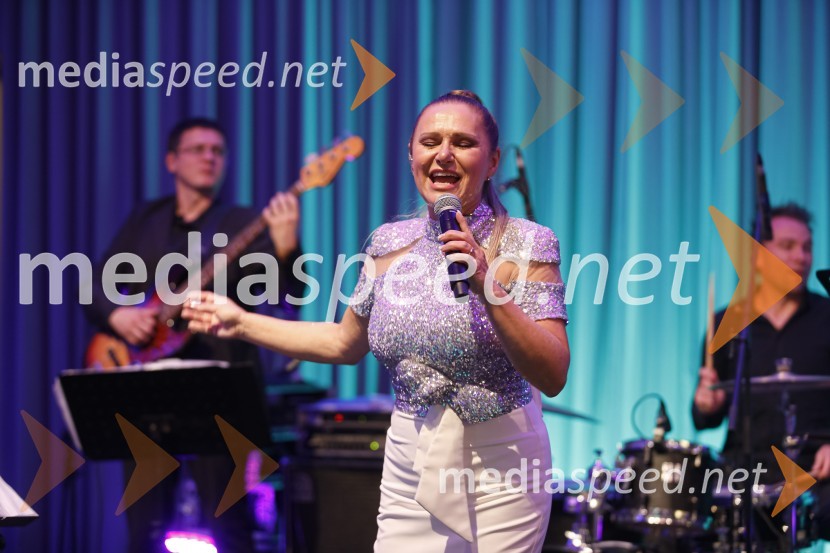  Nuša Derenda, pevkaVeliki dobrodelni Lions ples 2019