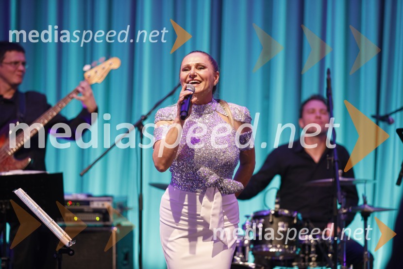  Nuša Derenda, pevkaVeliki dobrodelni Lions ples 2019