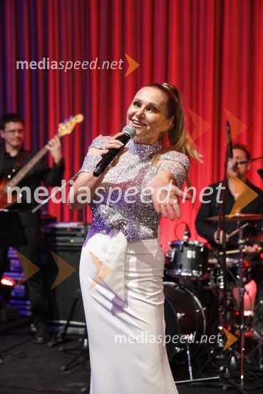  Nuša Derenda, pevkaVeliki dobrodelni Lions ples 2019