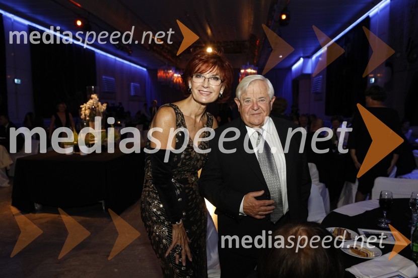  Darinka Pavlič Kamien, strokovnjakinja za komuniciranje;  Milan Kučan, nekdanji predsednik Republike SlovenijeVeliki dobrodelni Lions ples 2019