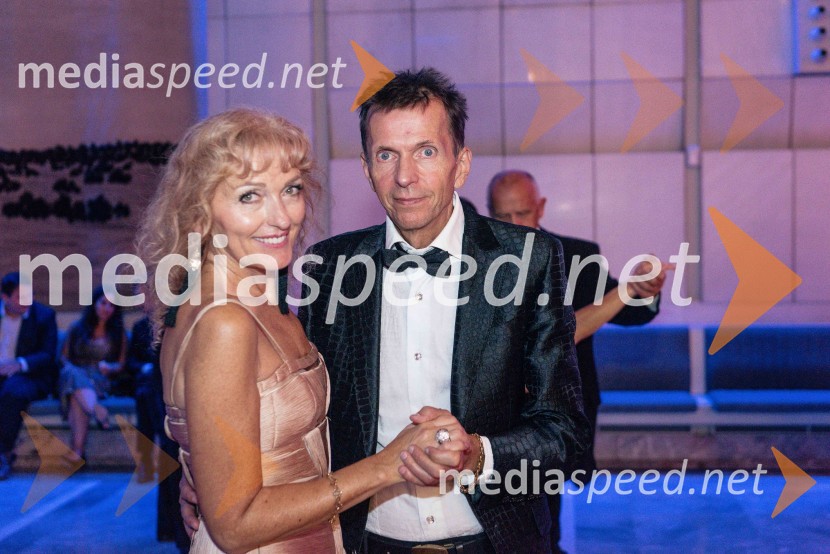  Lilijana Kastelic, oblikovalka;  Andrej Kocjan, arhitektVeliki dobrodelni Lions ples 2019