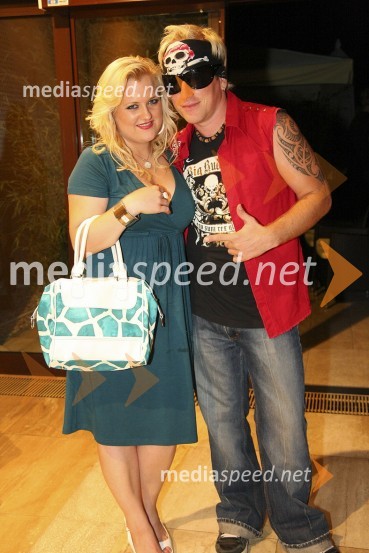 Mirna Reynolds, pevka in Stefanio, pevecPesem poletja 2008