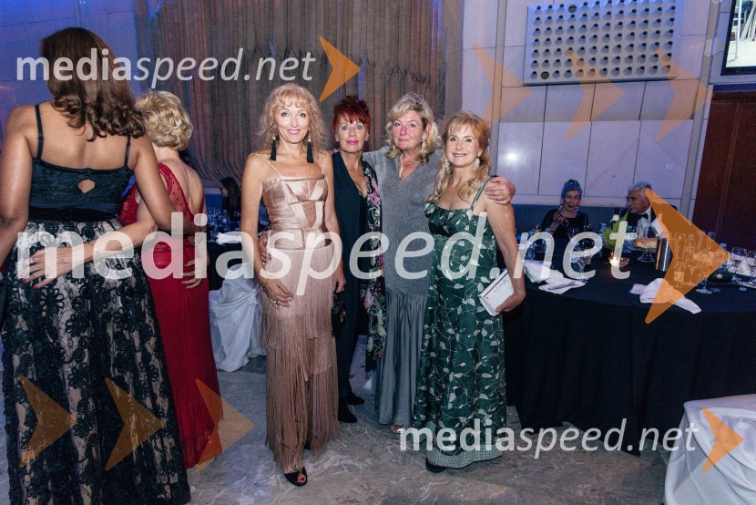  Lilijana Kastelic, oblikovalka;  ... ;  ... ;  Doroteja Omahen, članica odbora za SILA GALA, urednica SILA kuharske knjigeVeliki dobrodelni Lions ples 2019