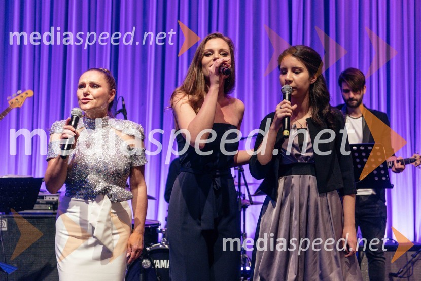  Nuša Derenda, pevka;  Flora Ema Lotrič, pevka;  ... Veliki dobrodelni Lions ples 2019