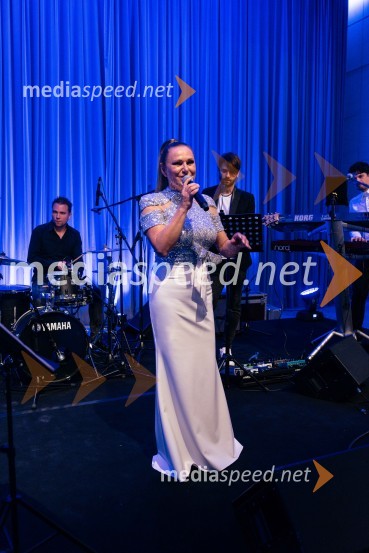  Nuša Derenda, pevkaVeliki dobrodelni Lions ples 2019