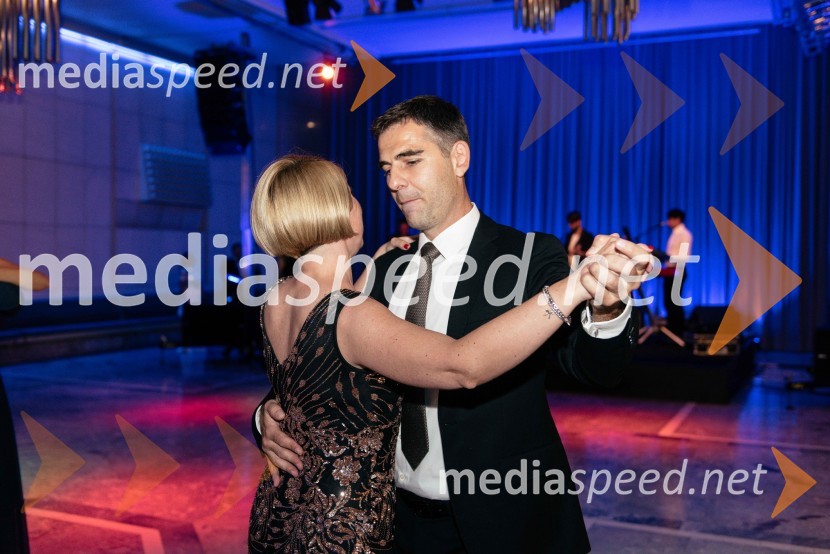  Tina  Kocijančič, Predsednica Lions klub Ljubljana;  ... Veliki dobrodelni Lions ples 2019