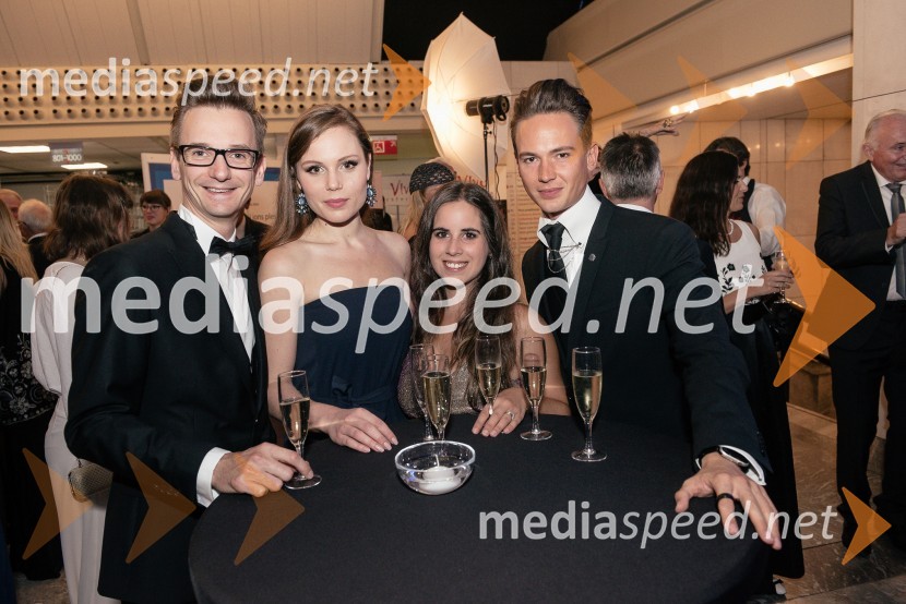  Miha Prebil, Rem Power skupina;  Flora Ema Lotrič, pevka;  ... ;  Luka Markus Štajer, KaMi InštitutVeliki dobrodelni Lions ples 2019