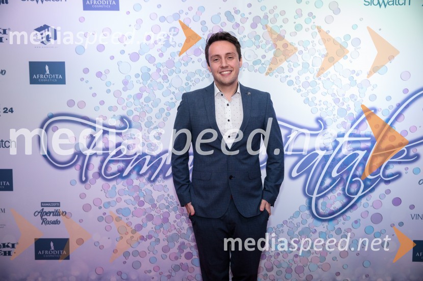  Alex Volasko, pevecFemme fatale 2019 je Natalija Verboten