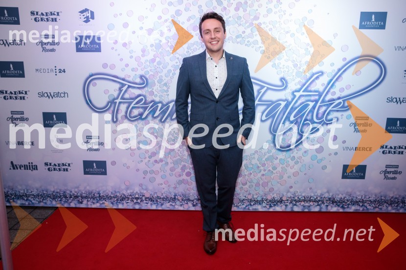  Alex Volasko, pevecFemme fatale 2019 je Natalija Verboten