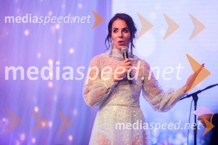  Lorella Flego, voditeljicaFemme fatale 2019 je Natalija Verboten
