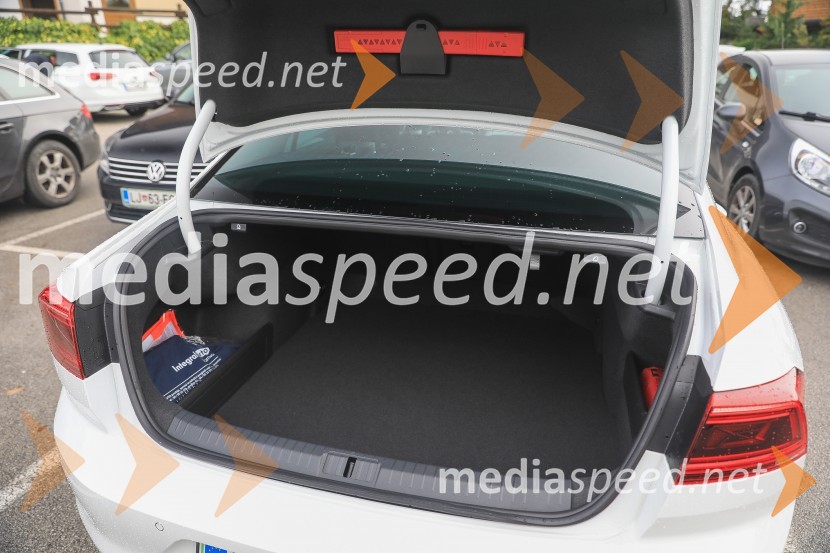 Slovenska predstavitev prenovljenega vozila Volkswagen Passat